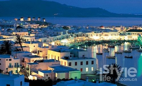 米克诺斯岛的夜色安静又美丽
